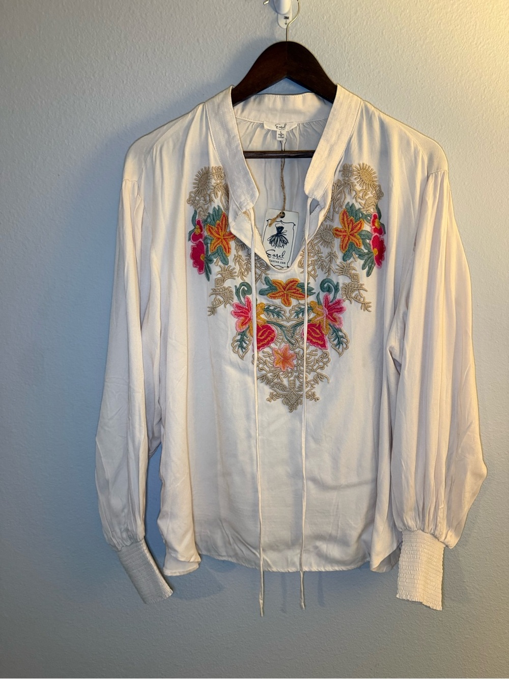 easel Beige - Embroidered Peasant Blouse with Multicolored Floral Accents - NWT - Picture 2 of 9